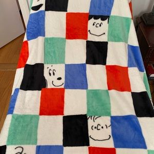 Peanuts blanket NWT